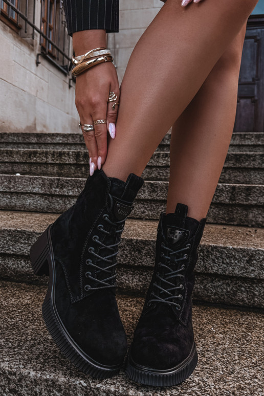 Botins de camurça isolados Klocke Tai turiciejka K7675-23 na cor preta