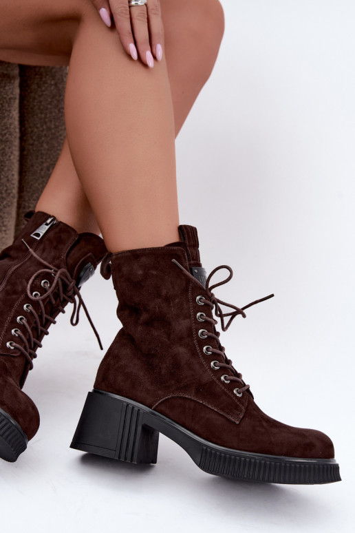 Botins de camurça isolados Klocke Tai turiciejka K7675-29 na cor chocolate