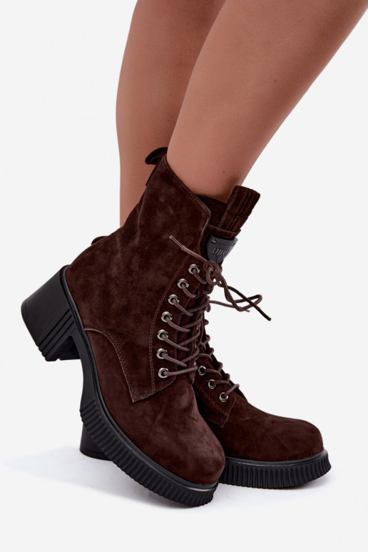 Botins de camurça isolados Klocke Tai turiciejka K7675-29 na cor chocolate