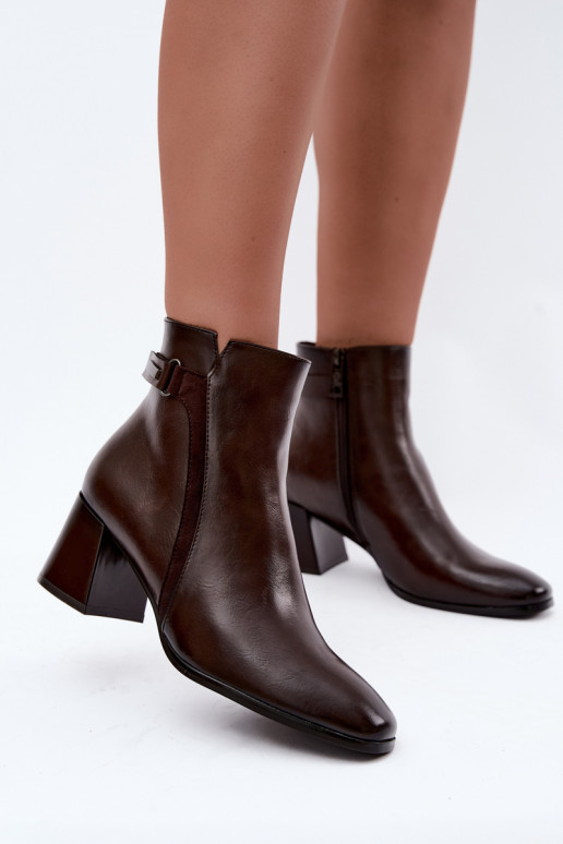Botins isolados com saltos Vinceza 58660 chocolate