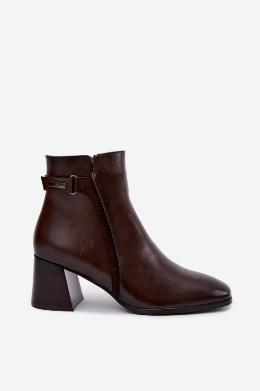 Botins isolados com saltos Vinceza 58660 chocolate