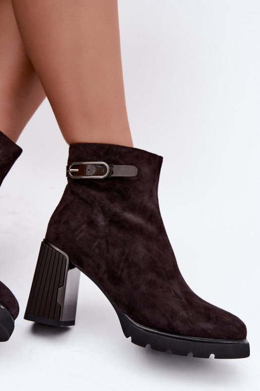 Botins isolados de camurça sintética com salto Vinceza 91172 chocolate
