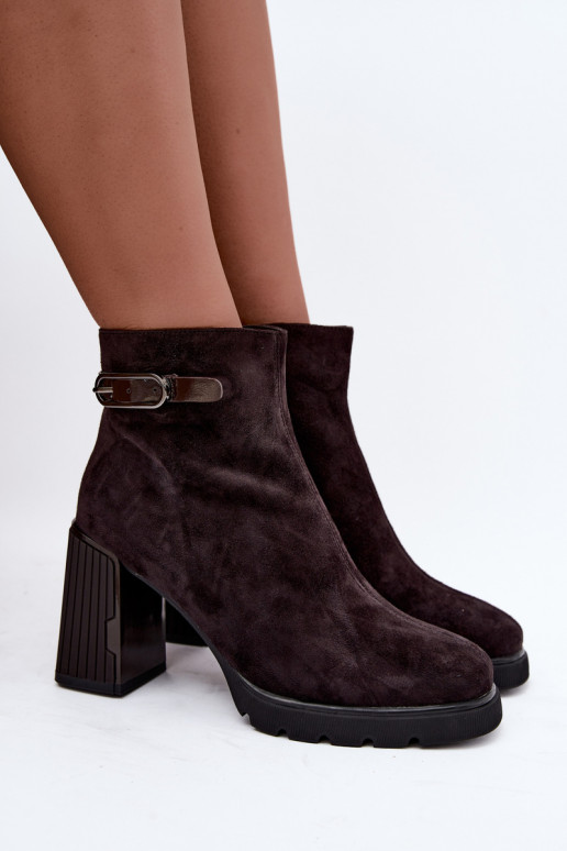 Botins isolados de camurça sintética com salto Vinceza 91172 chocolate