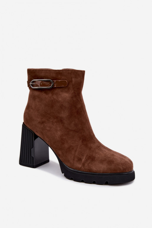 Botins isolados de camurça sintética com salto Vinceza 91172 marrom