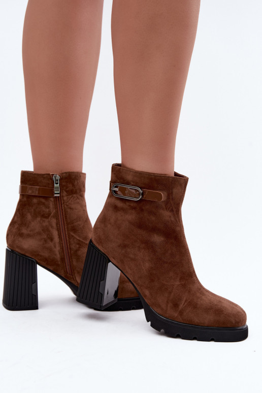 Botins isolados de camurça sintética com salto Vinceza 91172 marrom