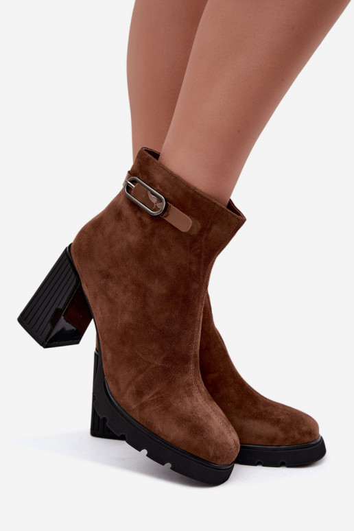 Botins isolados de camurça sintética com salto Vinceza 91172 marrom