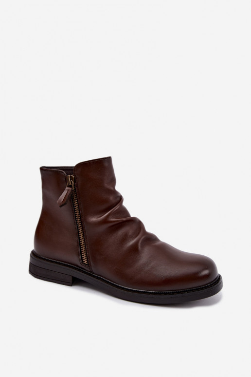 Botins isolados com babados e saltos largos Vinceza 58683 marrom