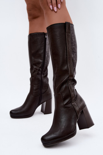 Botas longas isoladas com salto chocolate Alessa