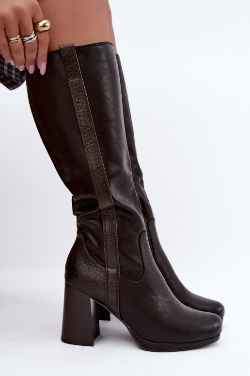 Botas longas isoladas com salto chocolate Alessa