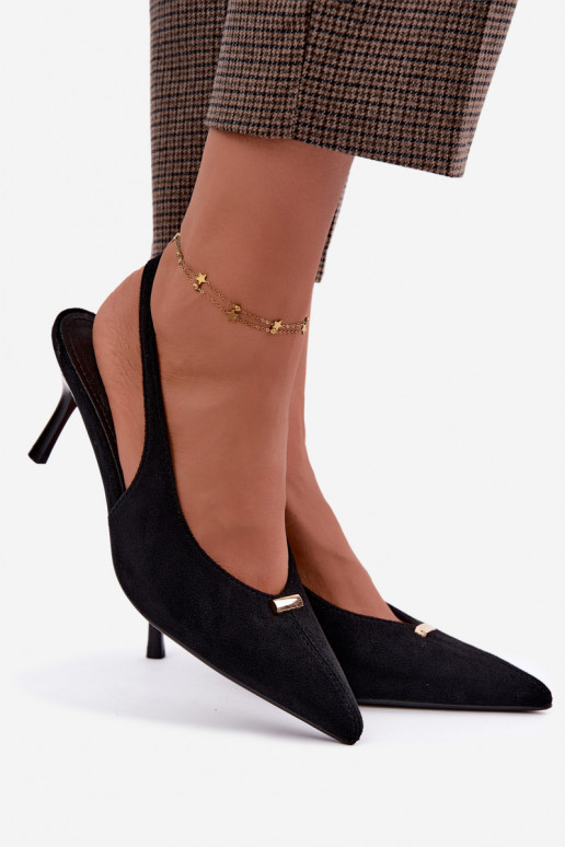 Sapatos pretos com saltos abertos e detalhes dourados Renisa