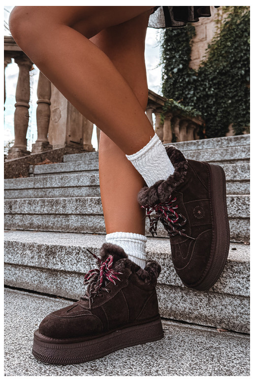 botas de neve em camurça sintética para mulheres com atacadores Big Star UU274312 na cor chocolate