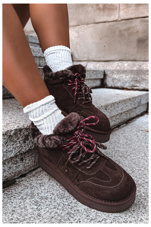 botas de neve em camurça sintética para mulheres com atacadores Big Star UU274312 na cor chocolate