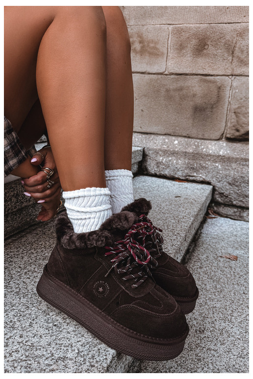 botas de neve em camurça sintética para mulheres com atacadores Big Star UU274312 na cor chocolate