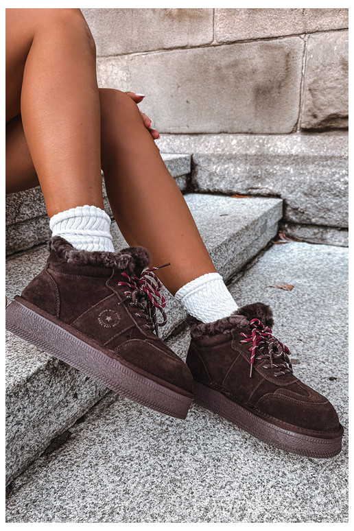 botas de neve em camurça sintética para mulheres com atacadores Big Star UU274312 na cor chocolate