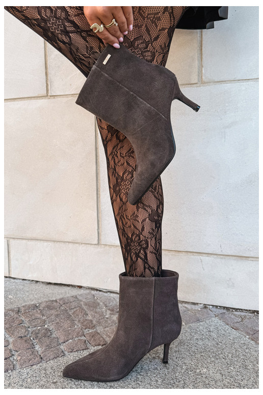 Botas de camurça com saltos finos e isolamento, slip-on Big Star UU274492 castanhas