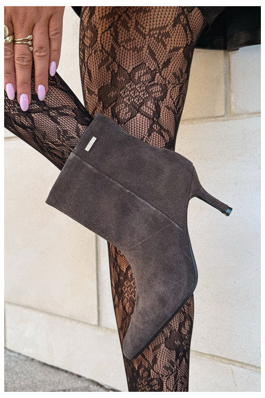 Botas de camurça com saltos finos e isolamento, slip-on Big Star UU274492 castanhas
