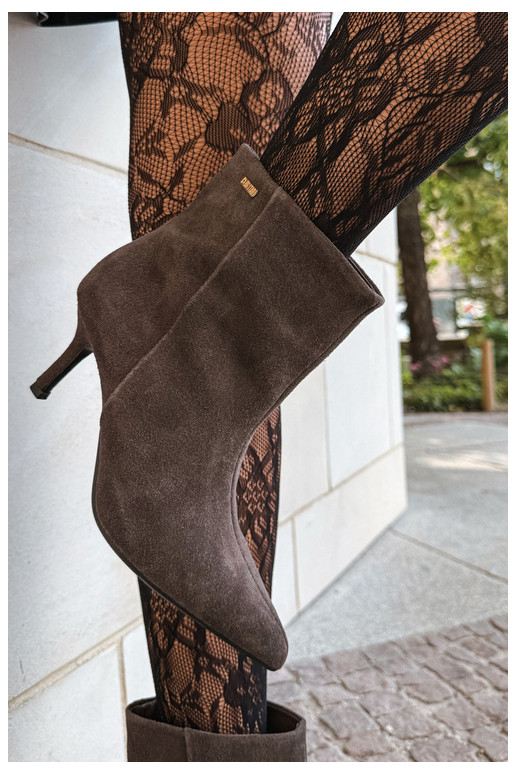 Botas de camurça com saltos finos e isolamento, slip-on Big Star UU274492 castanhas