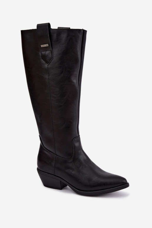 botas altas de couro natural para mulheres com salto baixo isoladas Big Star UU274521 na cor preta
