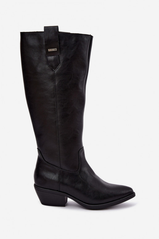 botas altas de couro natural para mulheres com salto baixo isoladas Big Star UU274521 na cor preta