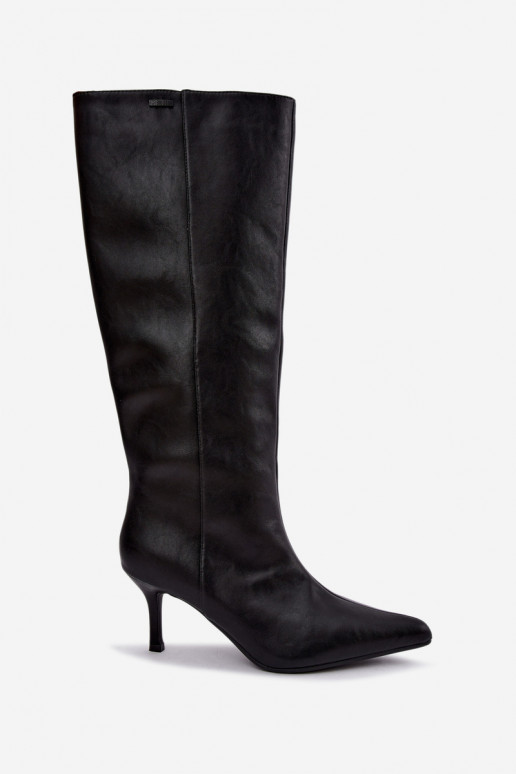 botas altas de couro natural com saltos finos isoladas modelo slip-on Big Star UU274497 na cor preta