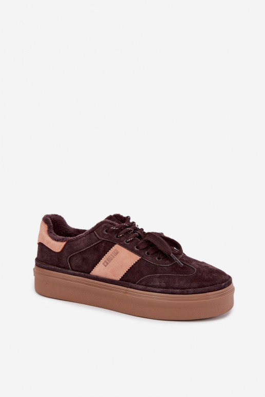botas estilo sneaker em camurça sintética para mulheres isoladas Big Star UU274770 na cor chocolate