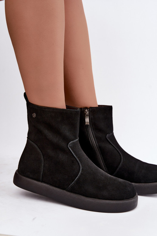 Sapatos de camurça isolados para mulheres Tai turiciejka K7800-01 cor preta