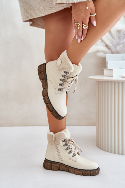 Botins isolados em areia feminino Mevanisa