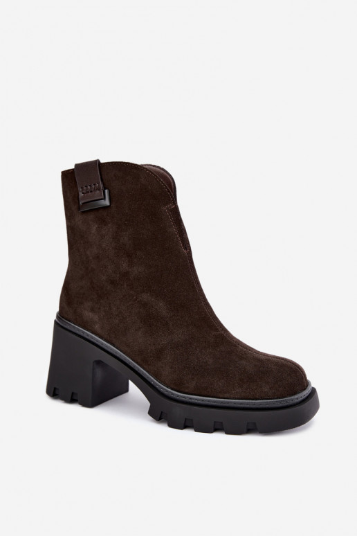 Sapatos isolados em camurça sintética com saltos T.Sokolski SH Z26-428 chocolate