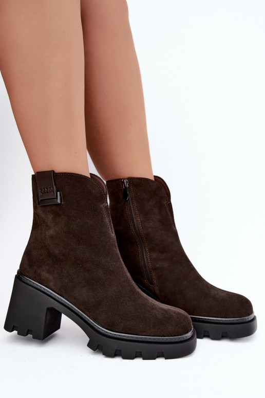 Sapatos isolados em camurça sintética com saltos T.Sokolski SH Z26-428 chocolate