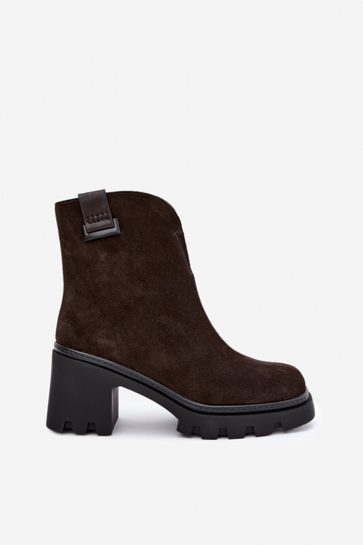 Sapatos isolados em camurça sintética com saltos T.Sokolski SH Z26-428 chocolate