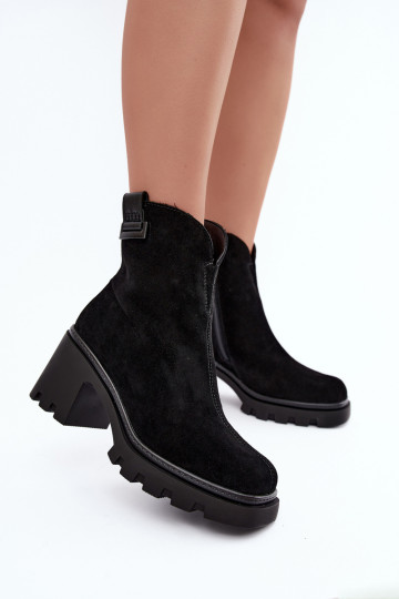 Sapatos isolados em camurça sintética com saltos T.Sokolski SH Z26-428 preto