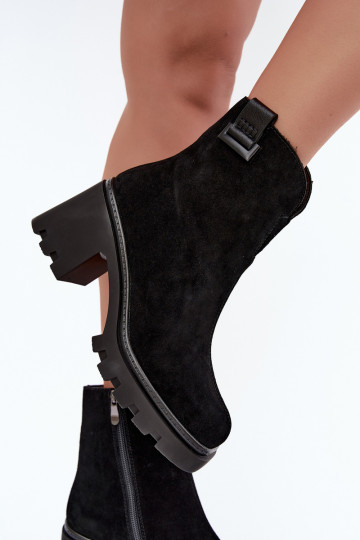 Sapatos isolados em camurça sintética com saltos T.Sokolski SH Z26-428 preto 2