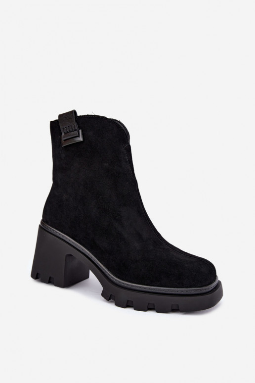 Sapatos isolados em camurça sintética com saltos T.Sokolski SH Z26-428 preto