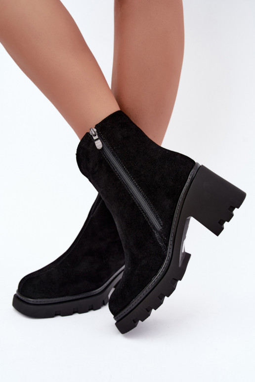 Sapatos isolados em camurça sintética com saltos T.Sokolski SH Z26-428 preto