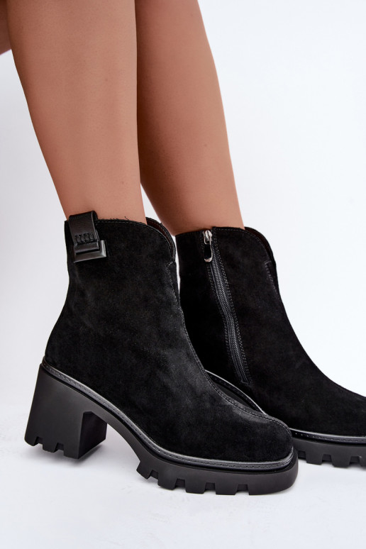Sapatos isolados em camurça sintética com saltos T.Sokolski SH Z26-428 preto