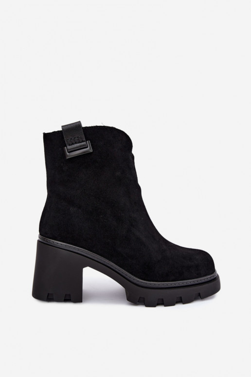 Sapatos isolados em camurça sintética com saltos T.Sokolski SH Z26-428 preto