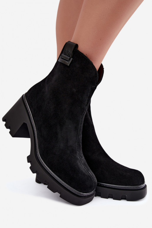 Sapatos isolados em camurça sintética com saltos T.Sokolski SH Z26-428 preto