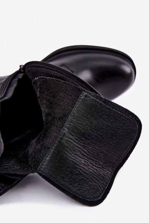 Botins isolados de couro natural Vinceza pretos