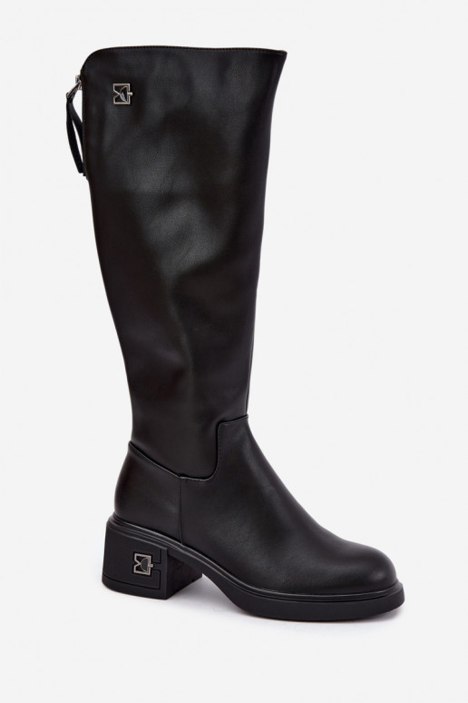 Botas altas isoladas de couro natural Vinceza pretas