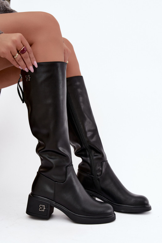 Botas altas isoladas de couro natural Vinceza pretas
