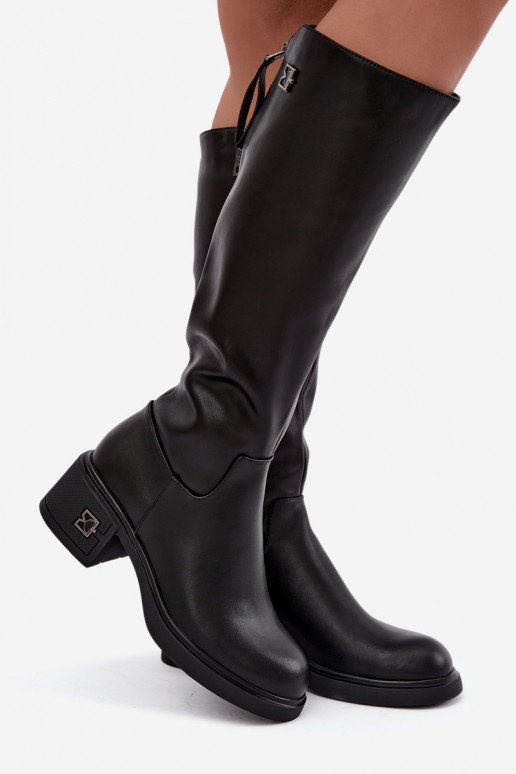 Botas altas isoladas de couro natural Vinceza pretas