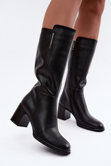 Botas altas isoladas de couro natural com saltos Vinceza pretas 2