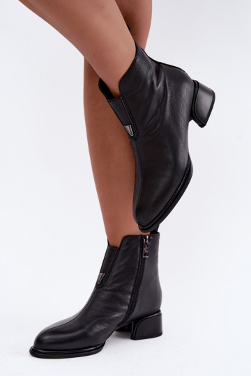 Botins isolados femininos de couro natural com saltos baixos Vinceza pretos