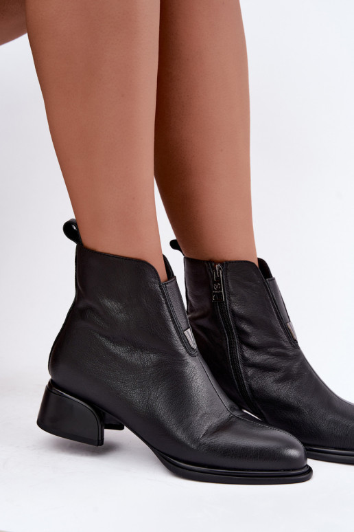 Botins isolados femininos de couro natural com saltos baixos Vinceza pretos