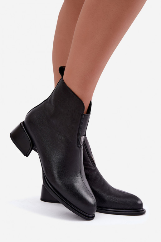 Botins isolados femininos de couro natural com saltos baixos Vinceza pretos