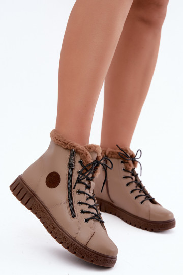 Botins femininos isolados em couro natural Vinceza 133123 na cor areia 2