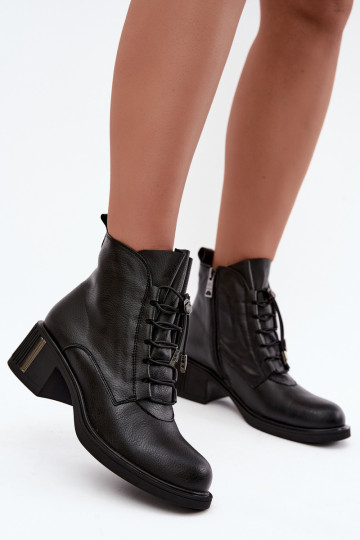 Botins isolados em couro natural Klocke Vinceza 89161 na cor preta 2