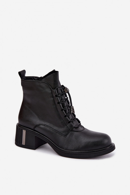 Botins isolados em couro natural Klocke Vinceza 89161 na cor preta