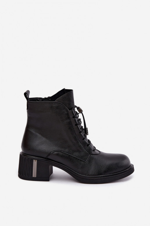 Botins isolados em couro natural Klocke Vinceza 89161 na cor preta