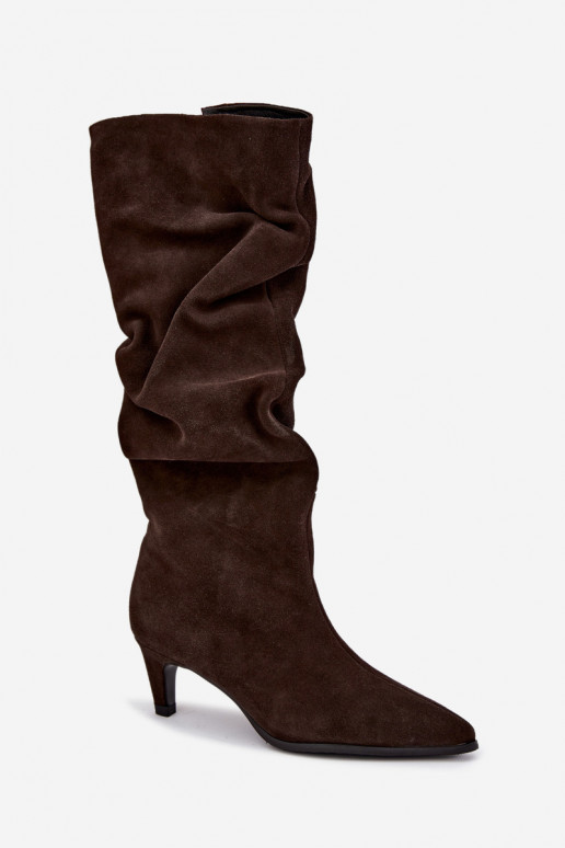 Botas altas em camurça sintética isoladas Slouchy com saltos Vinceza 89167 na cor chocolate